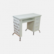 Маникюрный стол Пэскуэлино