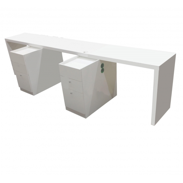 Маникюрный стол Triple